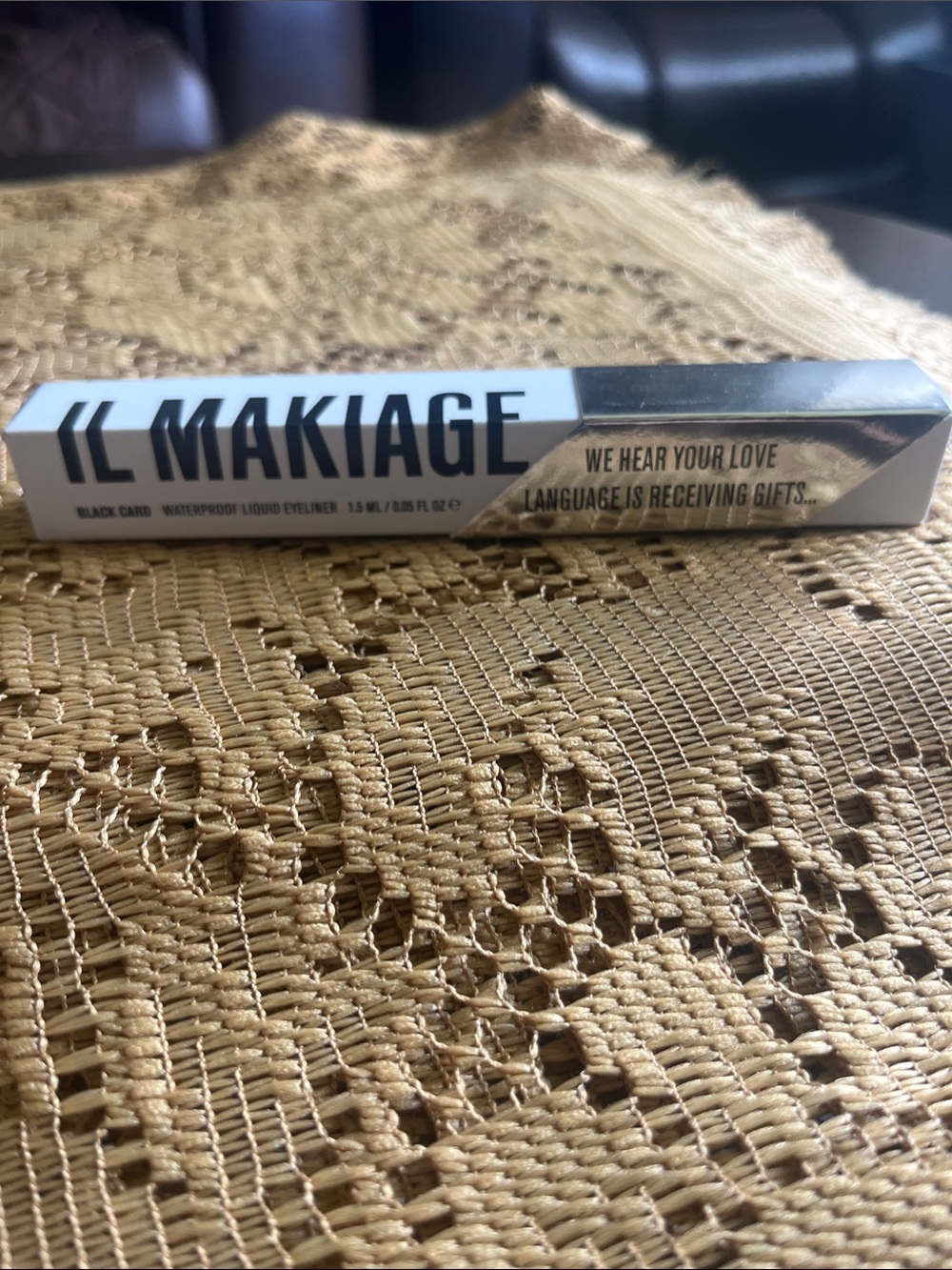 IL MAKIAGE Black Card Waterproof Liquid Eyeliner Pen